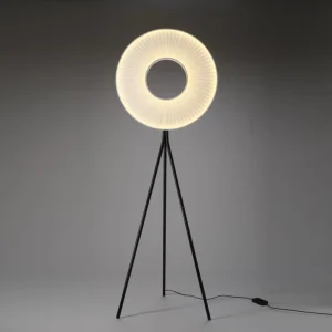 IRIS FLOOR TRIPOD 60 – STEHLEUCHTE